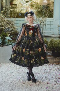 リネンコテージコア花柄プリントピナフォアドレス