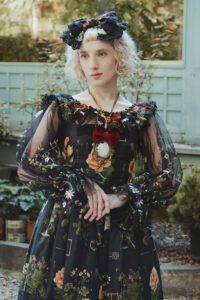 リネンコテージコア花柄プリントピナフォアドレス