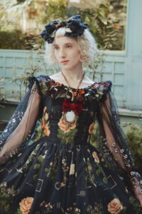 リネンコテージコア花柄プリントピナフォアドレス