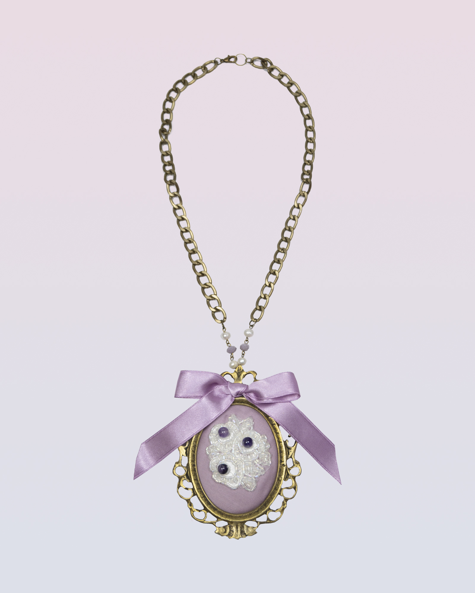 「アンティークローズ」ネックレスライラック