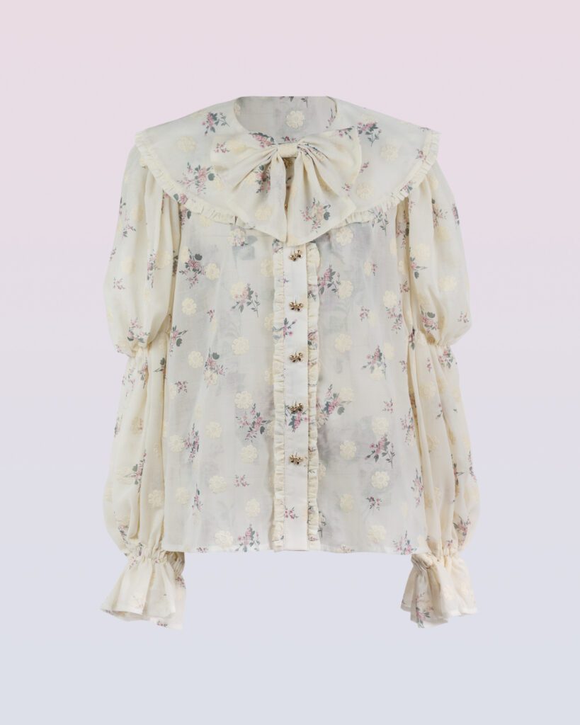 クリーム刺繍花ブラウス