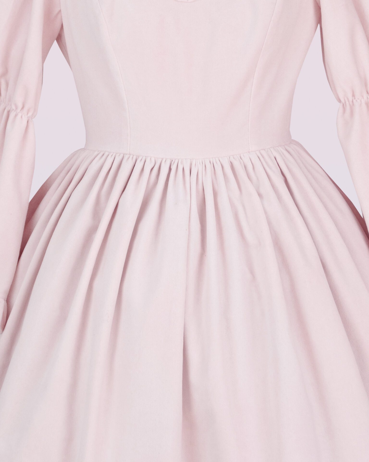 ベルベットハートカットアウトのワンピースドレス