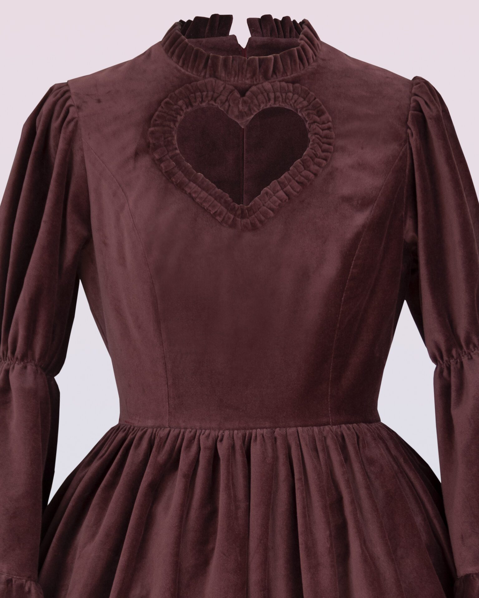 ベルベットハートカットアウトのワンピースドレス