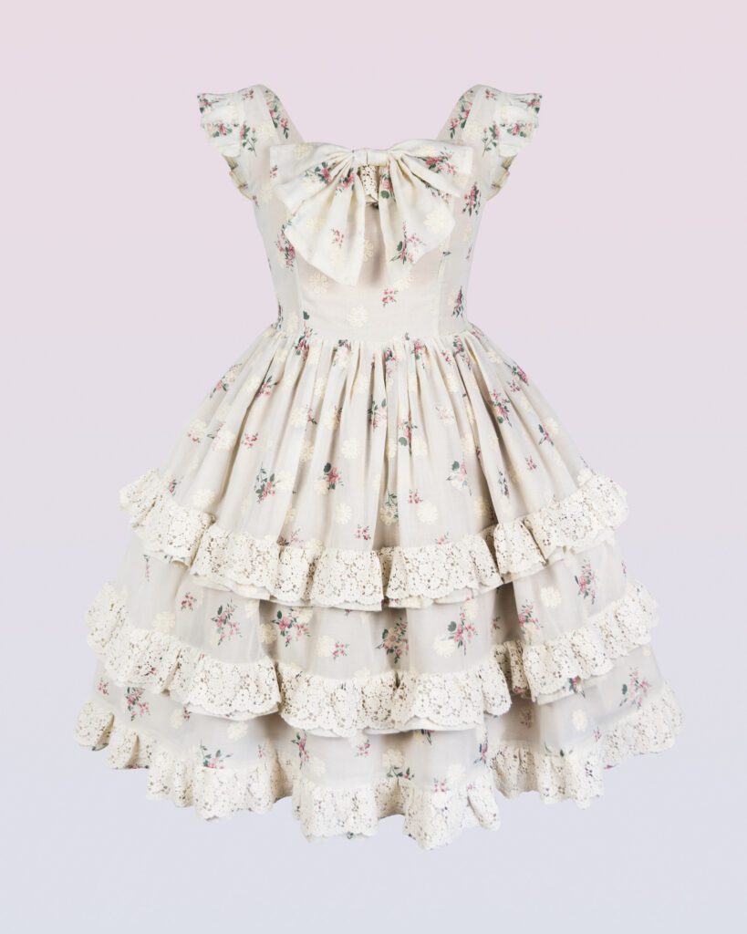 クリーム刺繍フローラルピナフォアドレス