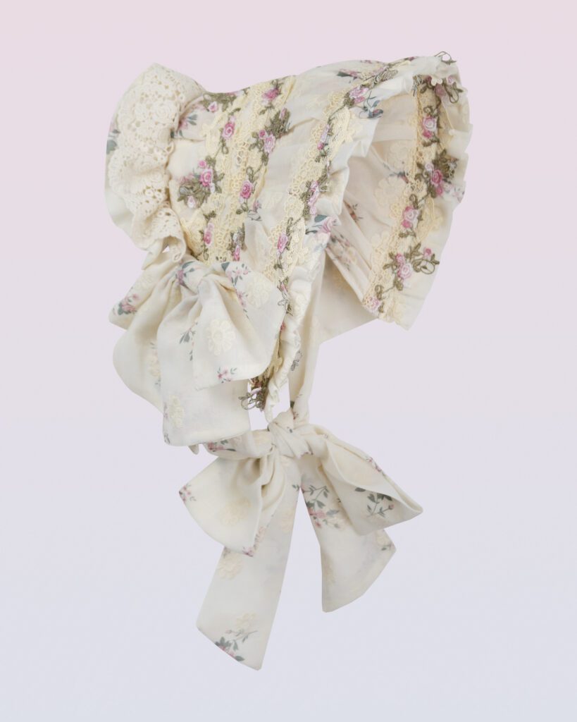 クリーム刺繍フローラルボンネット