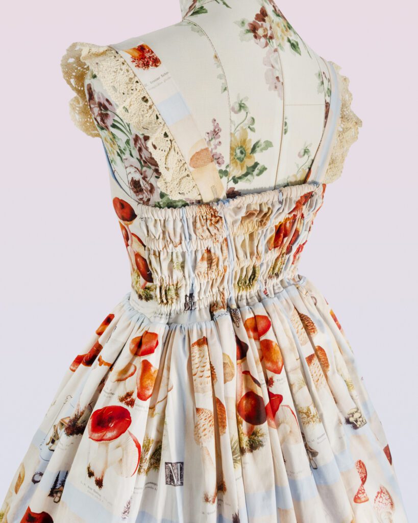 キノコ7 かわいい服やアクセサリー。 持続可能な、プラスサイズの友好的、世界的な船積み。