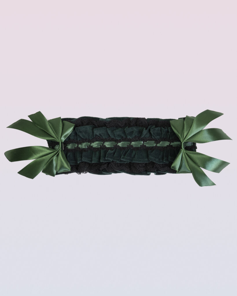 ベルベットのヘッドドレス