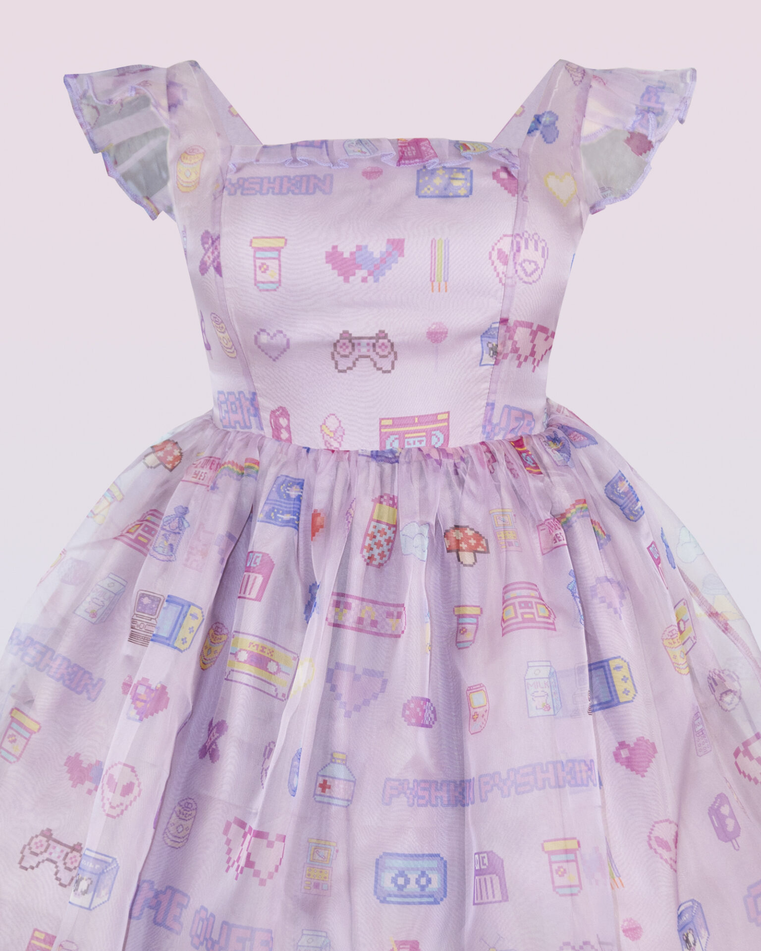 ノスタルジックプリントの100%シルクドレス