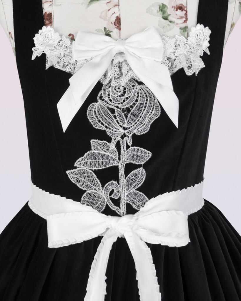 ヴェルヴェローズ148 かわいい服やアクセサリー。 持続可能な、プラスサイズの友好的、世界的な船積み。